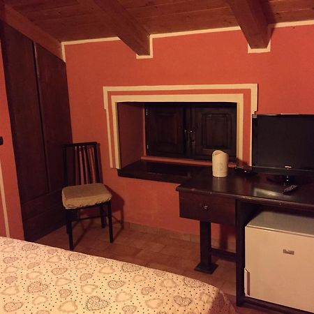 Il Casello Hotel Paola Habitación foto
