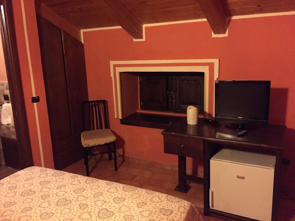 Il Casello Hotel Paola Habitación foto
